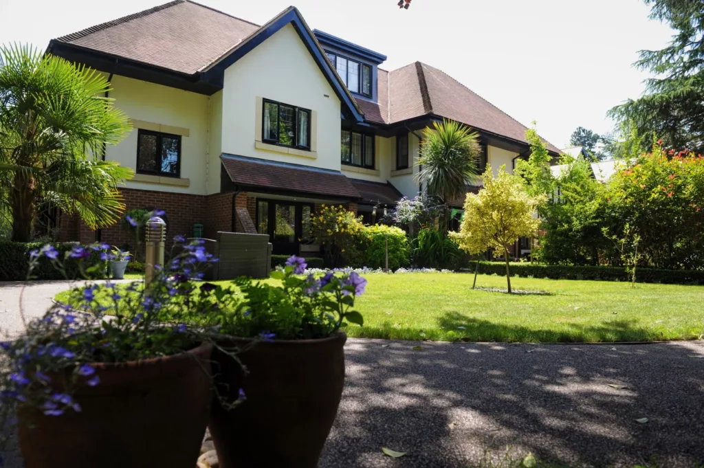 1.HallmarkCareHome_AnyaCourt_Hero