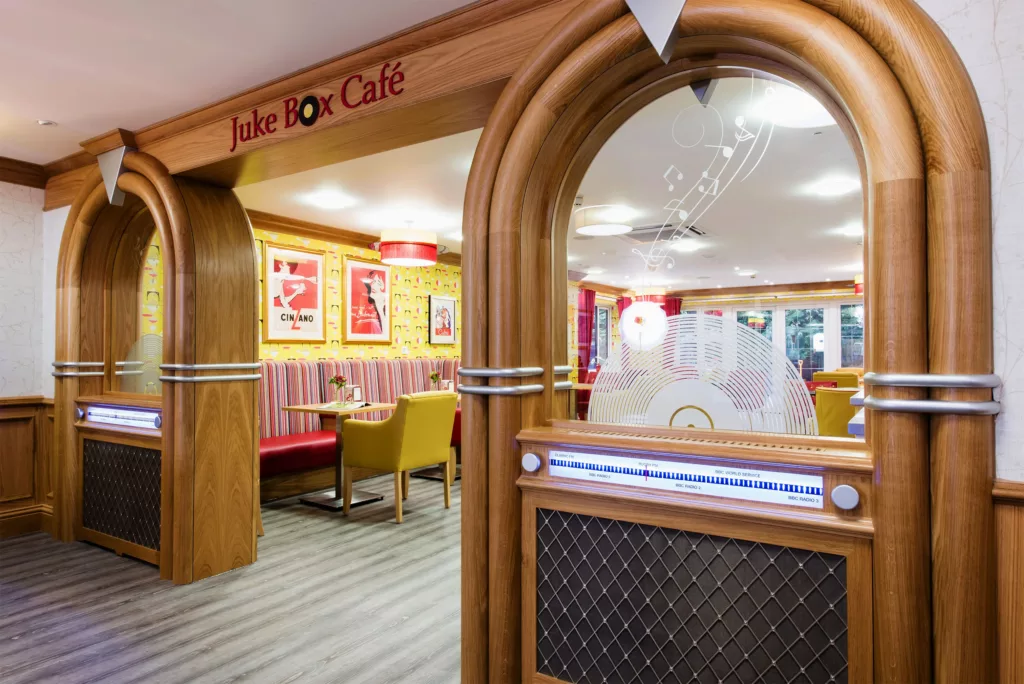 4_Hallmark_Care_Home_Anya_Court_Cafe_58ee678165